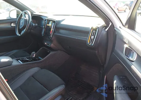 2021 Volvo Xc40 T5 R-Design из США, поврежденный, VIN YV4162UM3M3579729